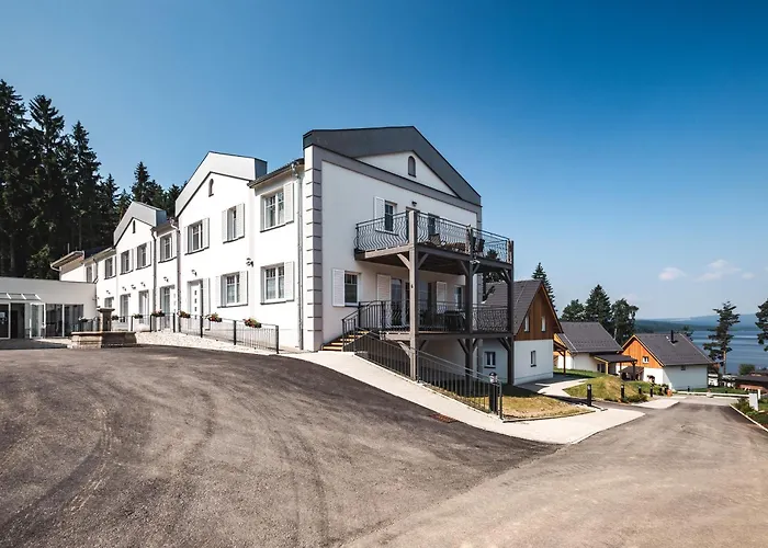 Lakeside Village - Vetrnik
